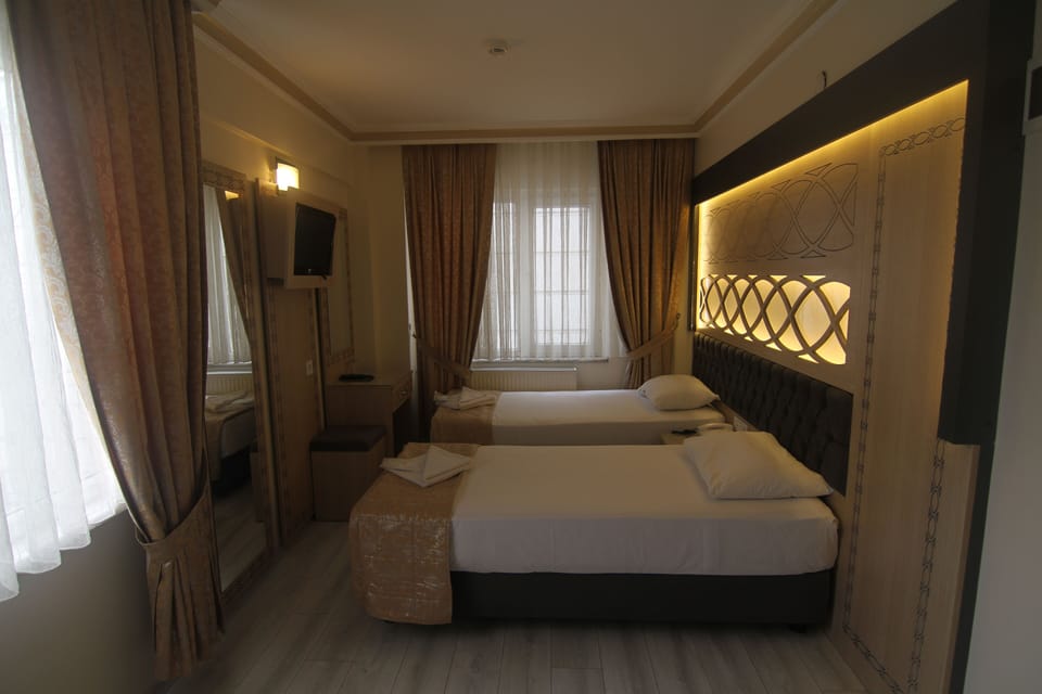 Standard Room | In-room safe, desk, iron/ironing board, free cribs/infant beds