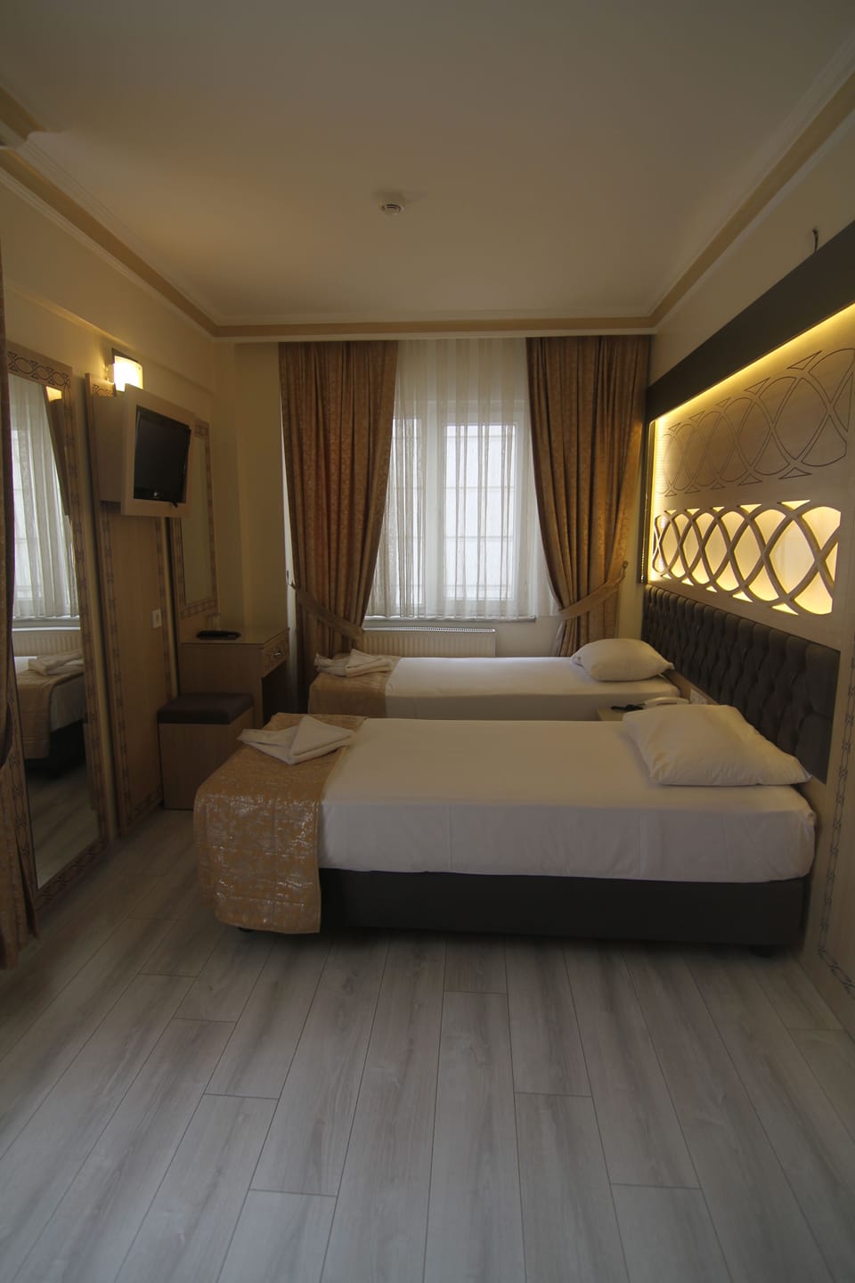 Standard Room | In-room safe, desk, iron/ironing board, free cribs/infant beds