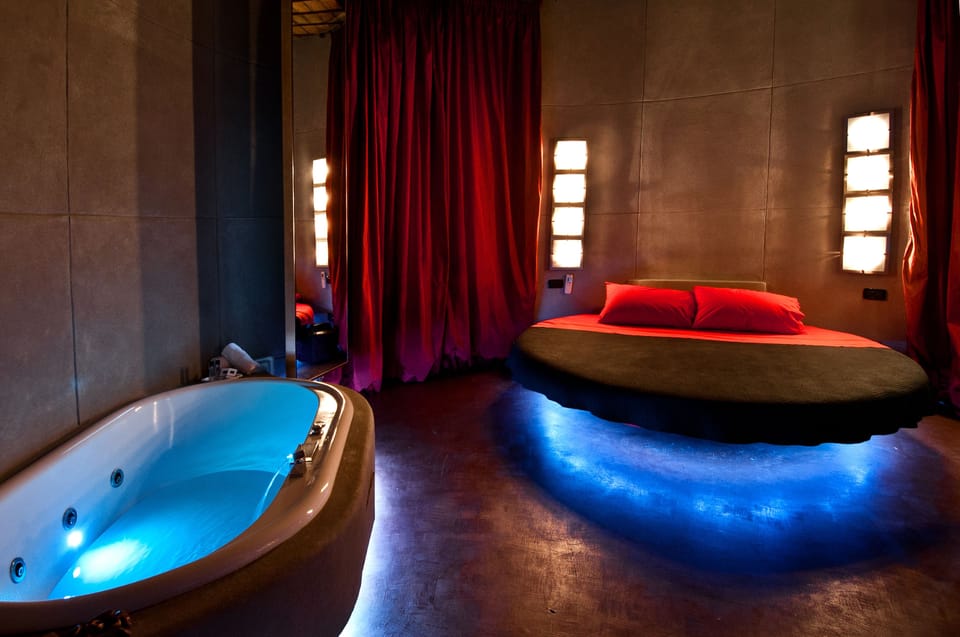 Honeymoon Suite | Egyptian cotton sheets, premium bedding, down comforters