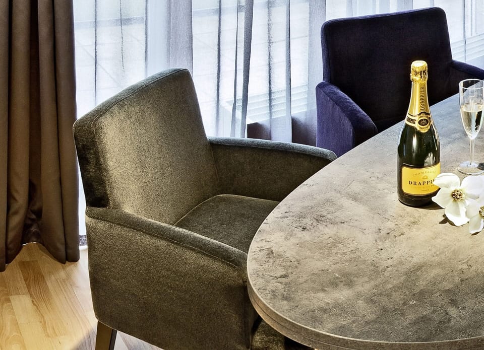 Aachen Suite | Living area | TV