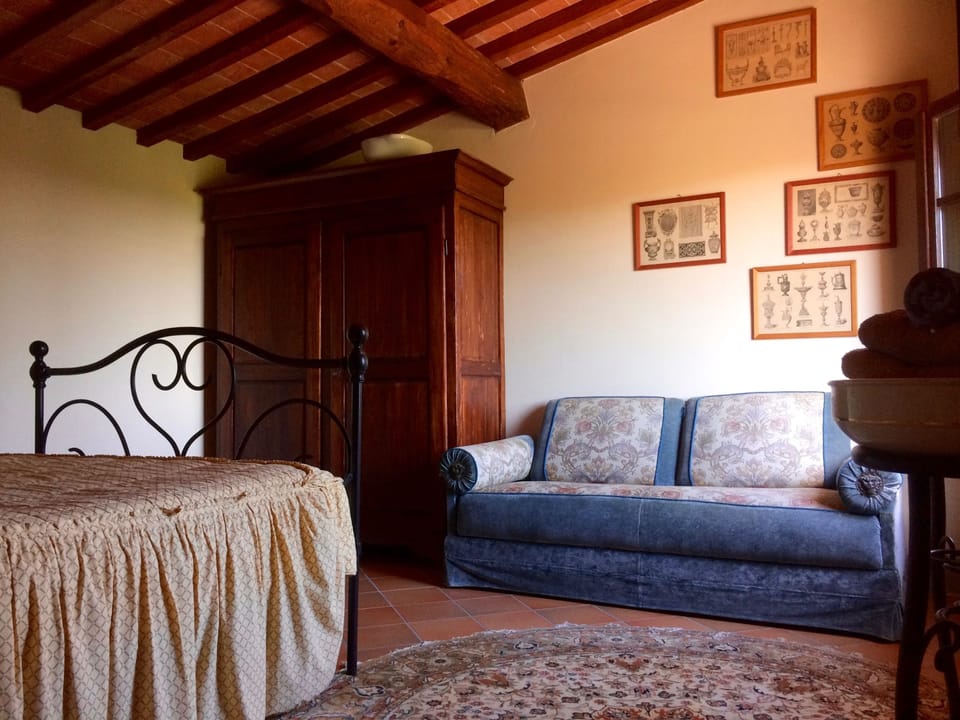 Basic Condo, Kitchen, Tower | Hypo-allergenic bedding, individually decorated, individually furnished