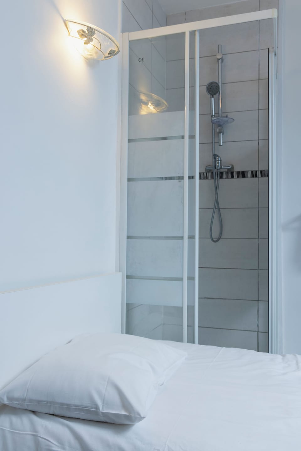 Shower, rainfall showerhead