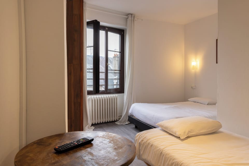 Triple Room | Premium bedding, in-room safe, desk, rollaway beds