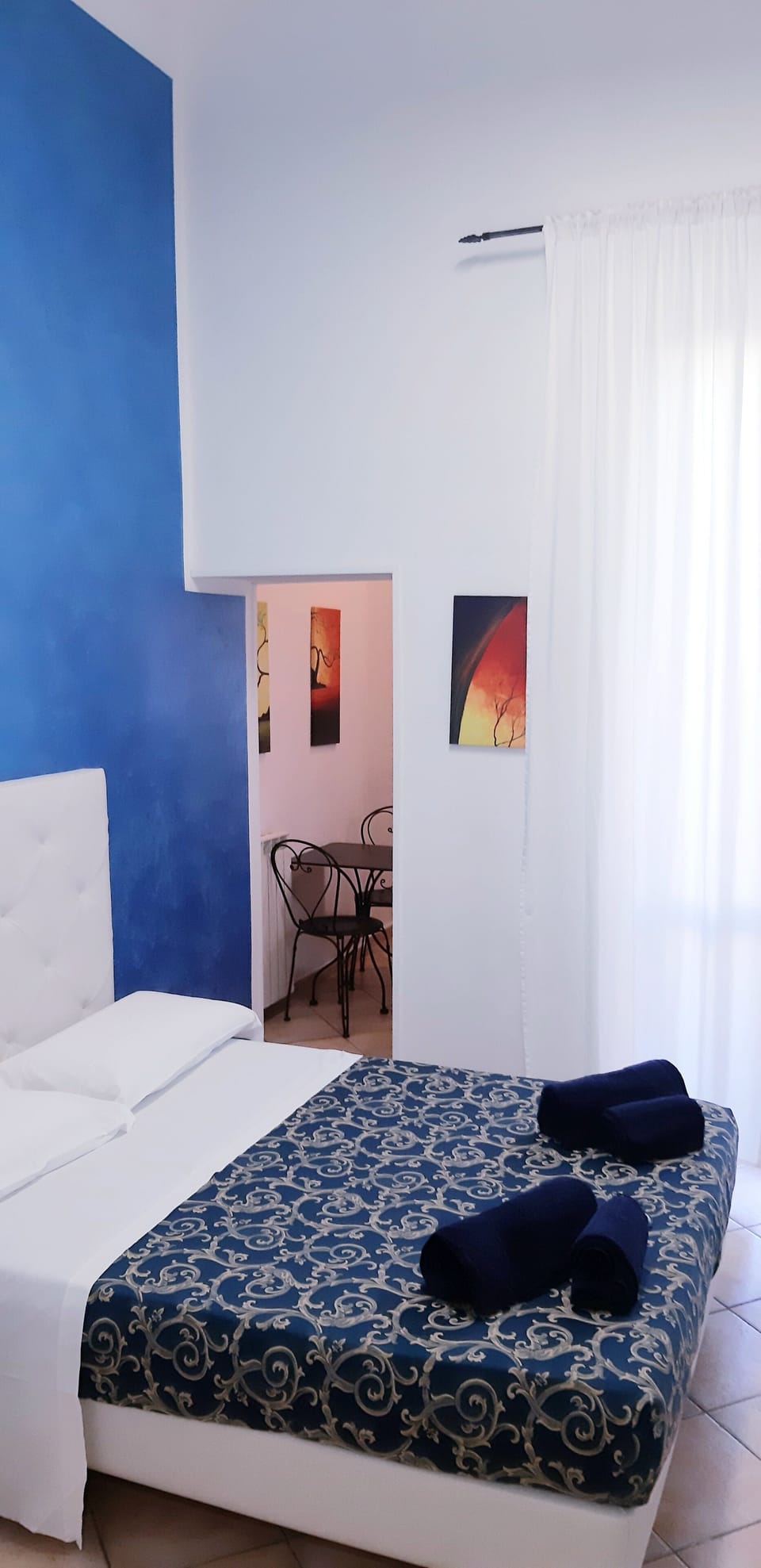 Studio Suite | Minibar, desk, laptop workspace, blackout drapes