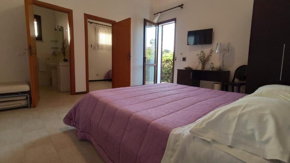 Superior Quadruple Room | Minibar, individually decorated, desk, soundproofing