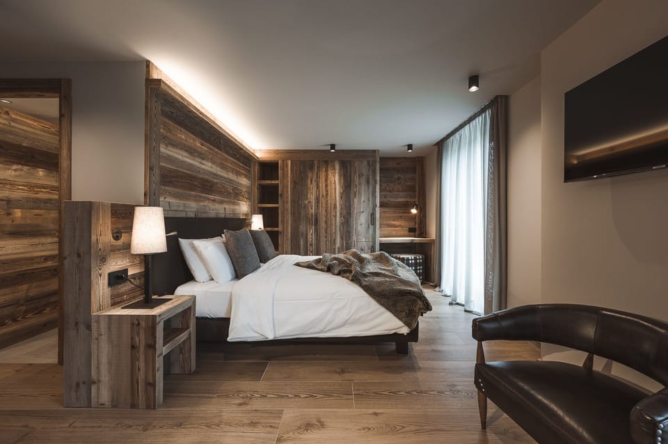 Superior Double Room | Minibar, in-room safe, desk, soundproofing