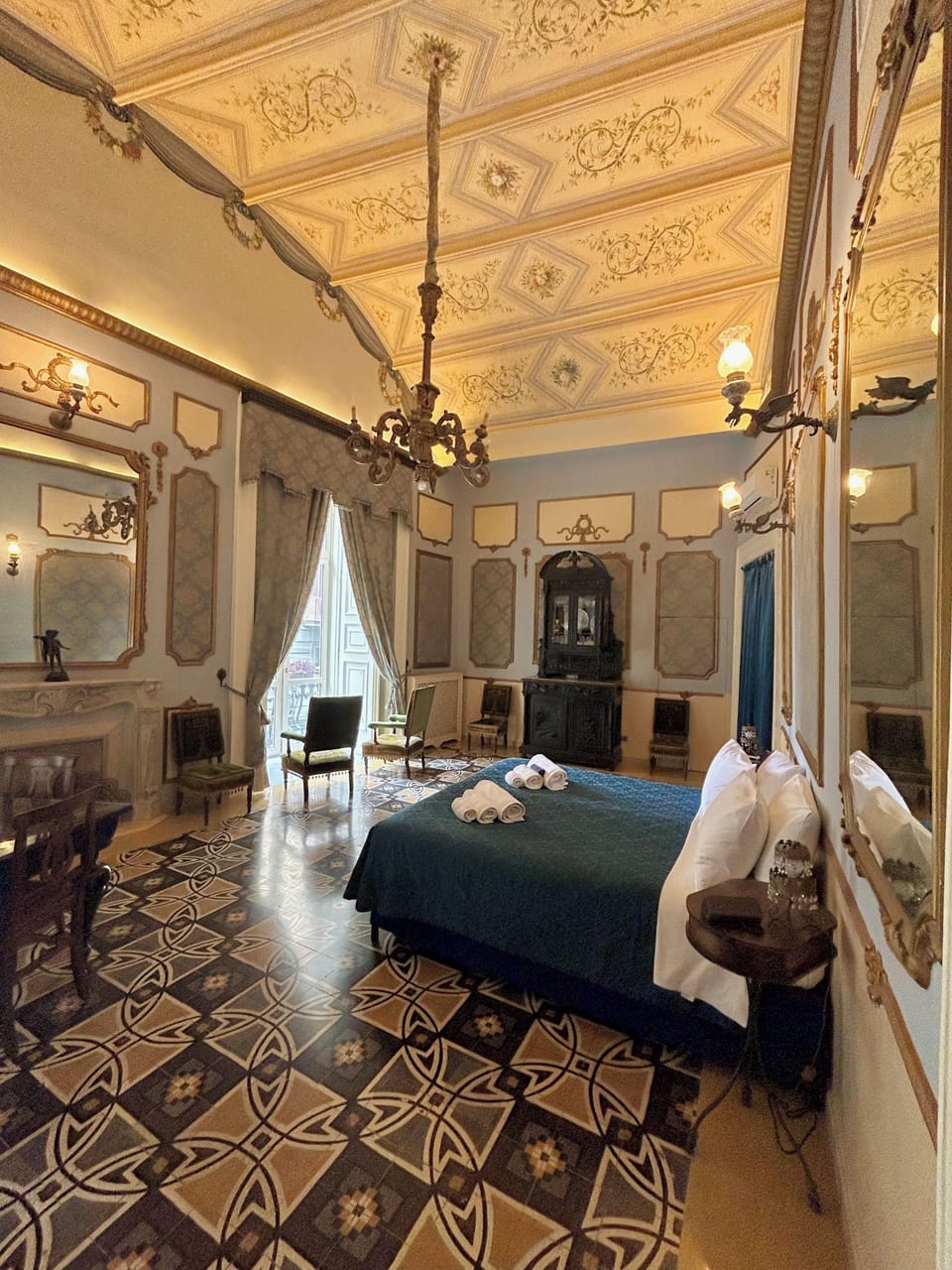 Deluxe Double or Twin Room, Non Smoking, Private Bathroom | Premium bedding, down comforters, pillowtop beds, in-room safe