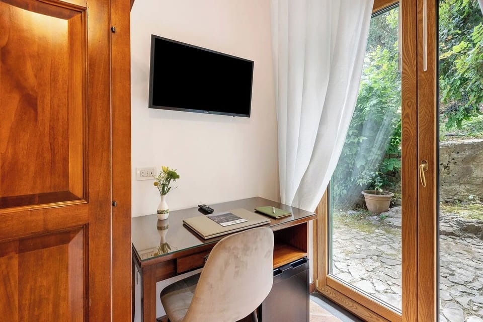 Double Room | Premium bedding, desk, cribs/infant beds, free WiFi