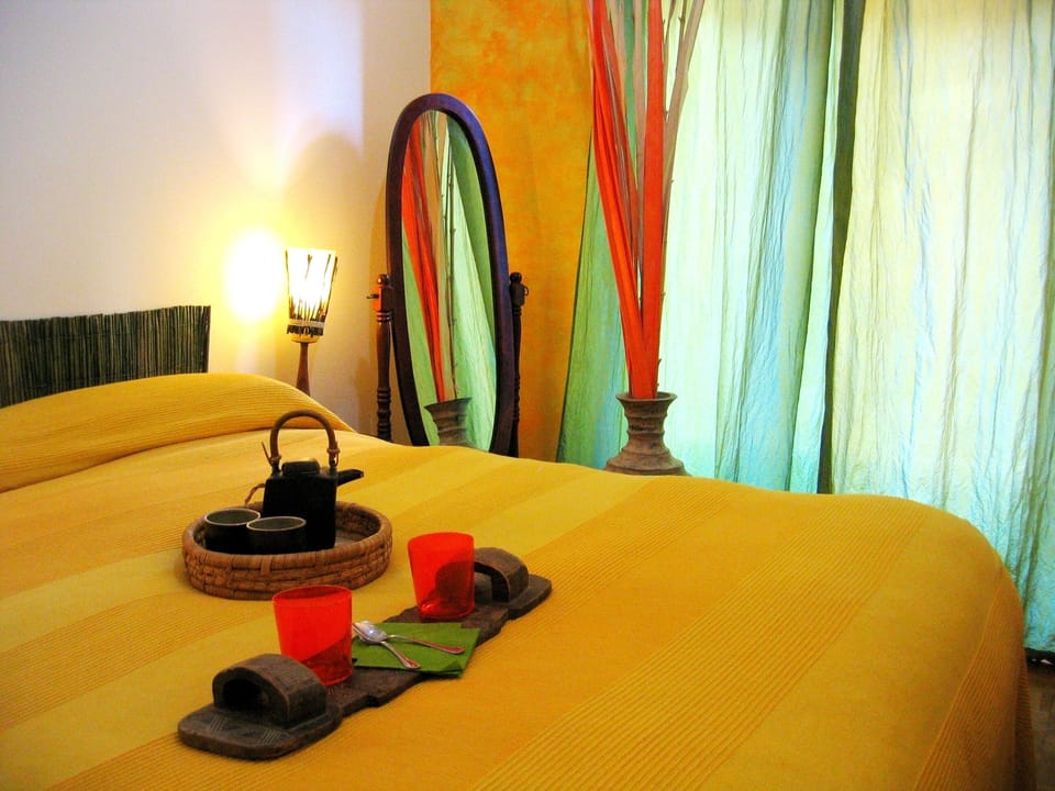 Double Room, Ensuite | Down comforters, iron/ironing board, free WiFi, bed sheets
