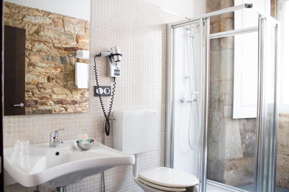 Double Room | Bathroom | Deep soaking tub, hair dryer, towels