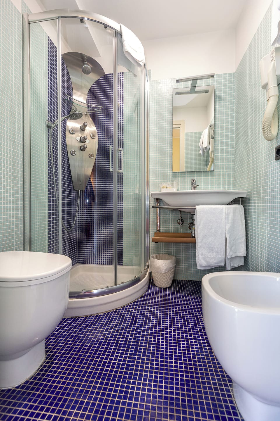 Classic Double Room, Balcony, City View | Room amenity