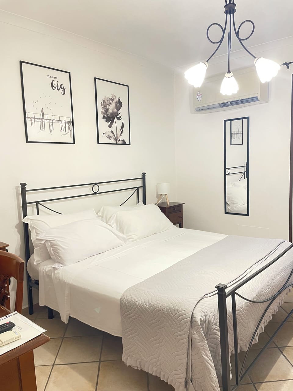 Basic Triple Room | Premium bedding, desk, soundproofing, WiFi (free)