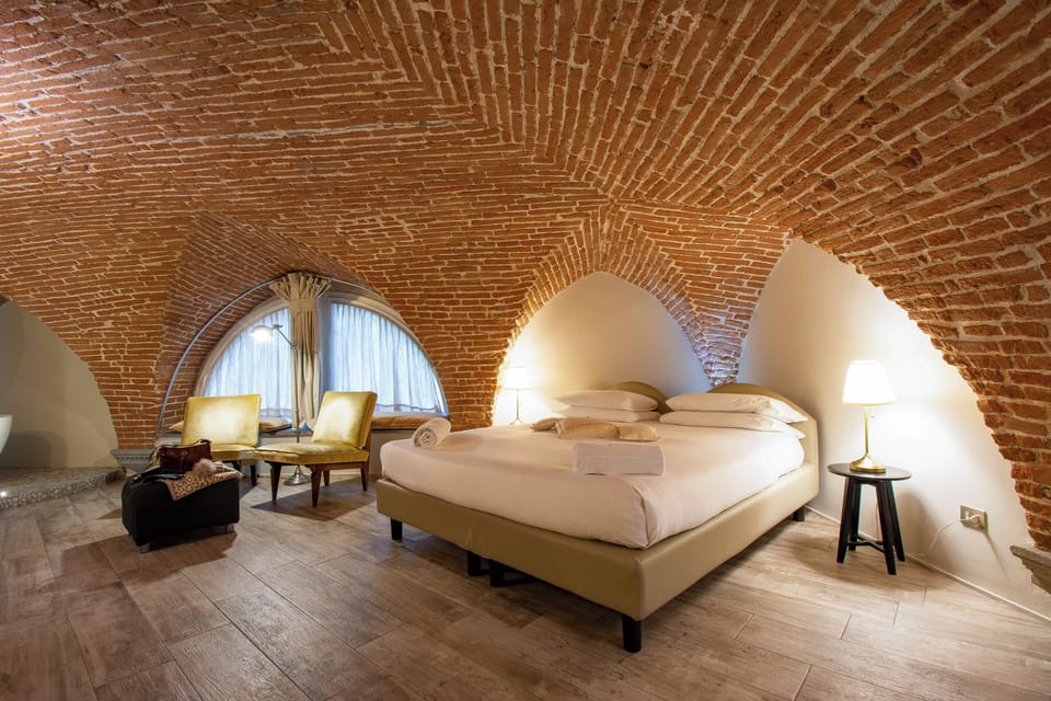 Suite | Premium bedding, down comforters, Select Comfort beds, minibar