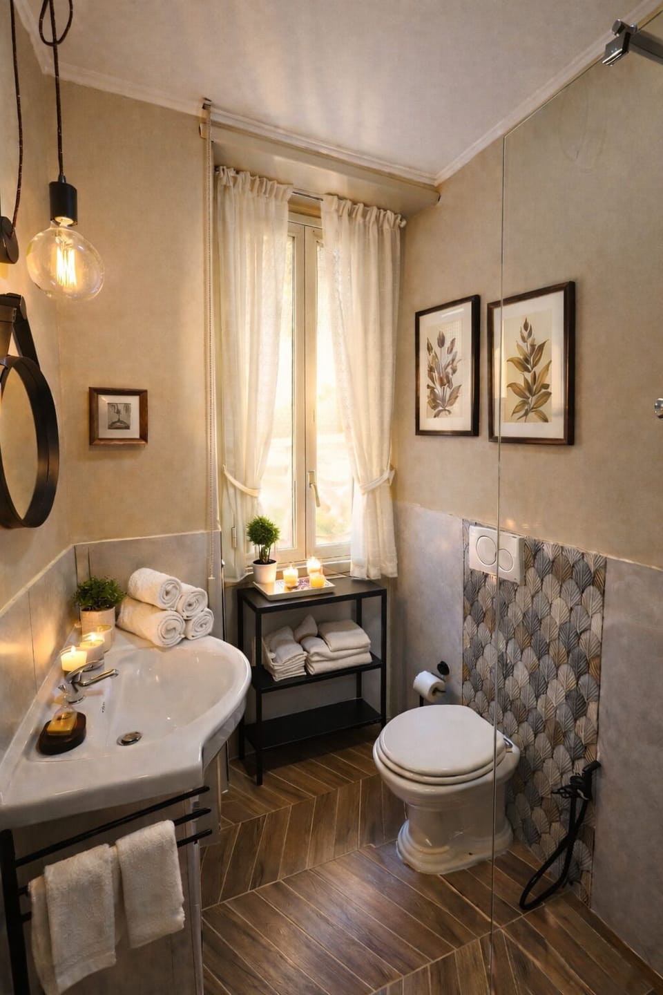 Royal Quadruple Room (GOLDONI) | Bathroom | Rainfall showerhead, free toiletries, hair dryer, bidet