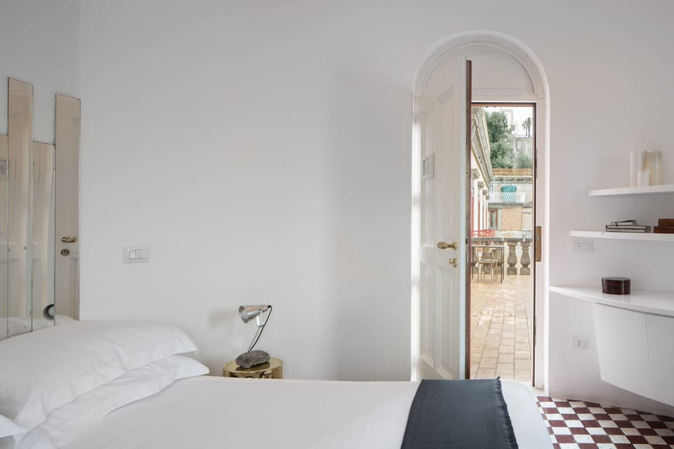 Double Room, 1 Double or 2 Twin Beds, Sea View (Split level, Bathroom upstairs) | Down comforters, minibar, in-room safe, iron/ironing board