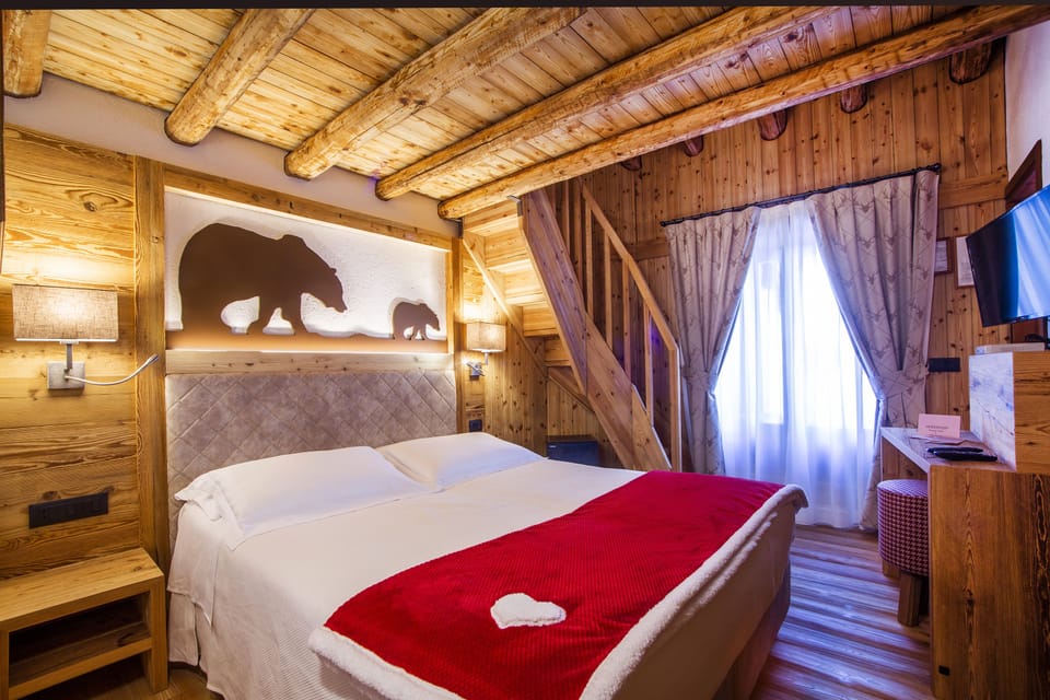Triple Room | Frette Italian sheets, pillowtop beds, minibar, in-room safe