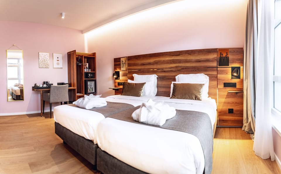 Premium bedding, minibar, in-room safe, desk