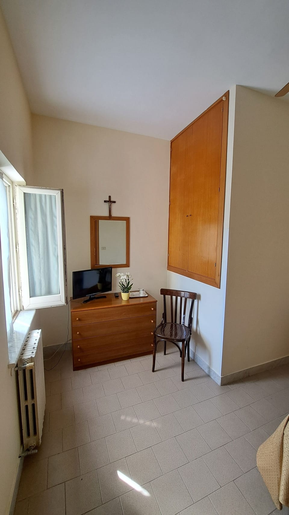 Single Room | Desk, iron/ironing board, free WiFi, bed sheets