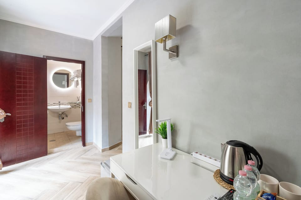 Comfort Triple Room | Frette Italian sheets, hypo-allergenic bedding available