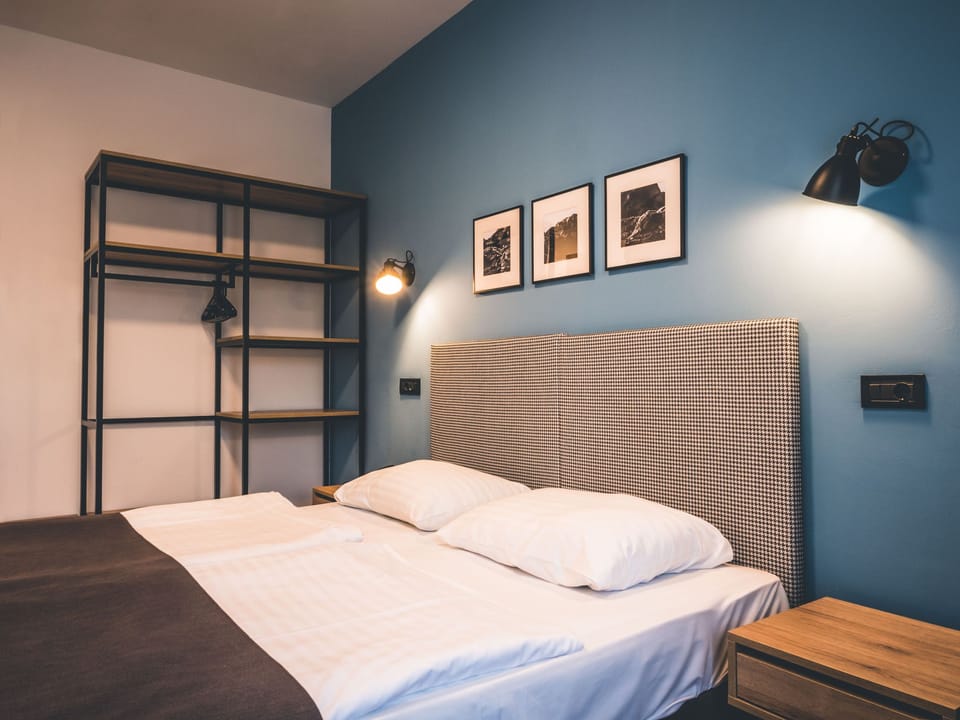 Double Room | In-room safe, desk, iron/ironing board, free WiFi