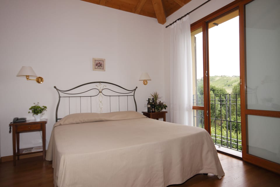 Double Room | Minibar, in-room safe, desk, soundproofing