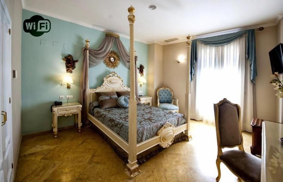 Deluxe Double Room, Balcony | Premium bedding, minibar, in-room safe, individually furnished