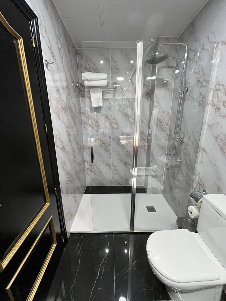 Deluxe Double Room, Balcony | Bathroom | Shower, designer toiletries, hair dryer, bathrobes