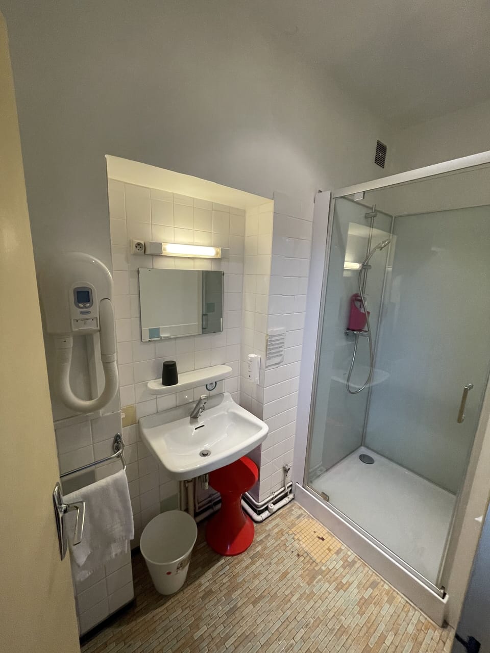 Comfort Room | Bathroom | Eco-friendly toiletries, hair dryer, towels