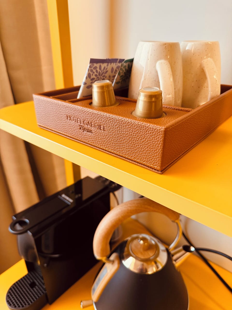 Chambre Mimosa - la Standard | Desk, soundproofing, free WiFi, bed sheets