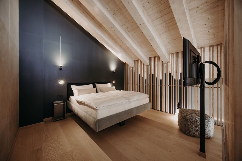 Superior Studio Suite | Hypo-allergenic bedding, minibar, in-room safe, blackout drapes