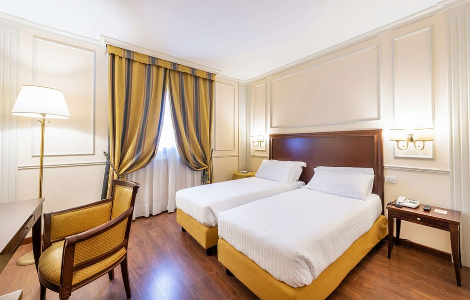 Classic Room, 2 Twin Beds, Non Smoking | Down comforters, minibar, in-room safe, desk
