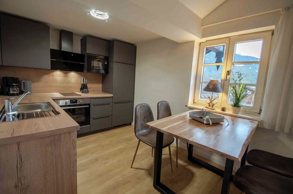 Family Condo, 2 Bedrooms, Hill View | Private kitchen