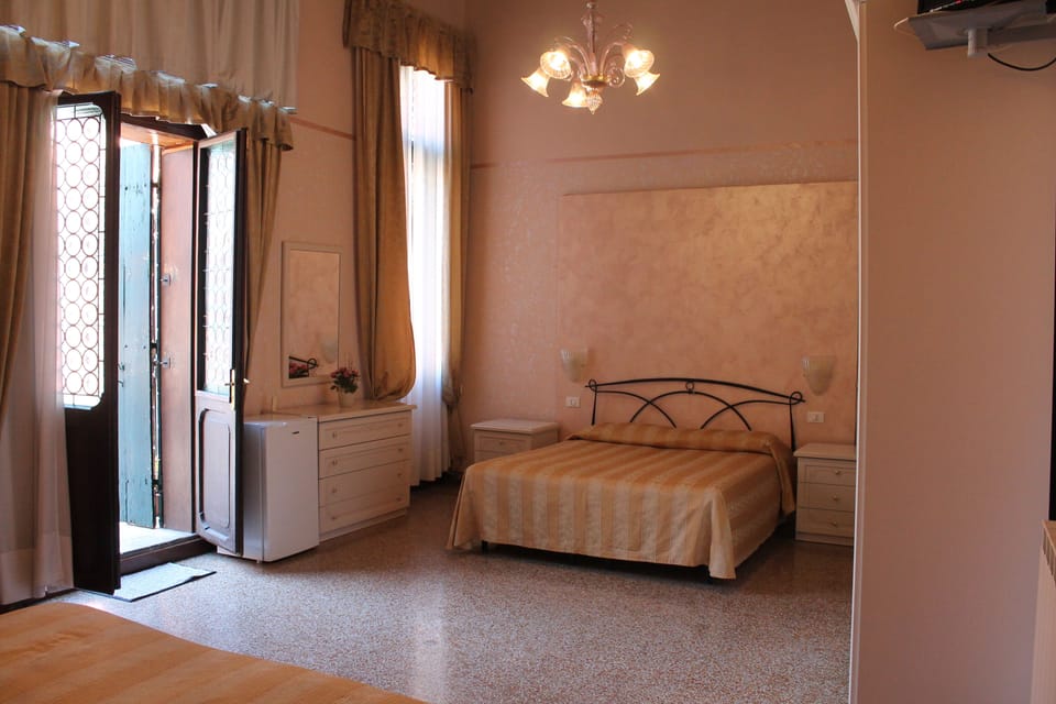 Family Suite, Balcony, Canal View (Grand Canal) | Down comforters, in-room safe, desk, laptop workspace