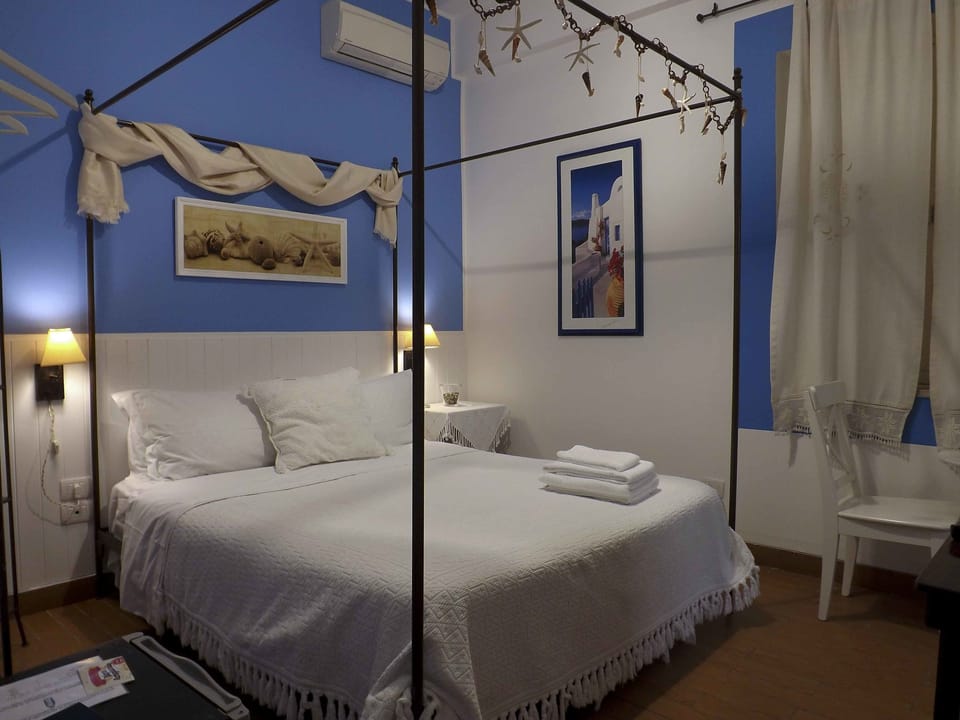 Double Room Single Use | Minibar, desk, free WiFi