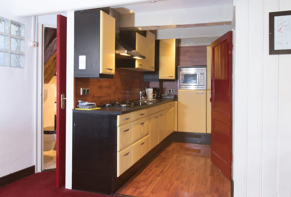 City Apartment, 2 Bedrooms | Private kitchen | Fridge, microwave, coffee/tea maker, electric kettle