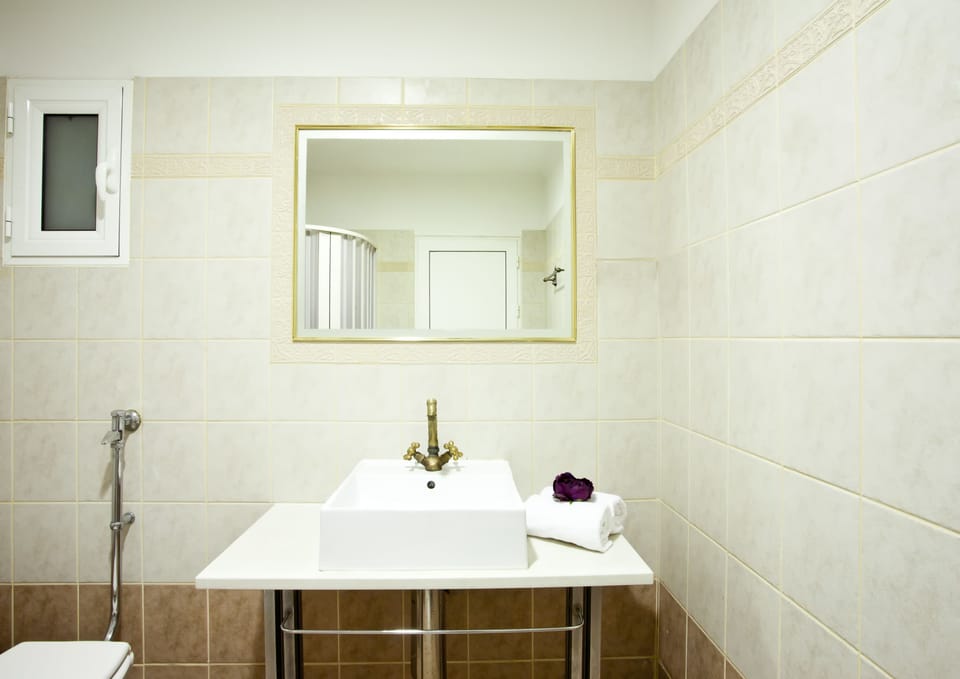 Hair dryer, towels