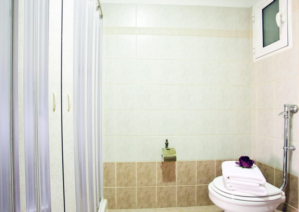 Hair dryer, towels