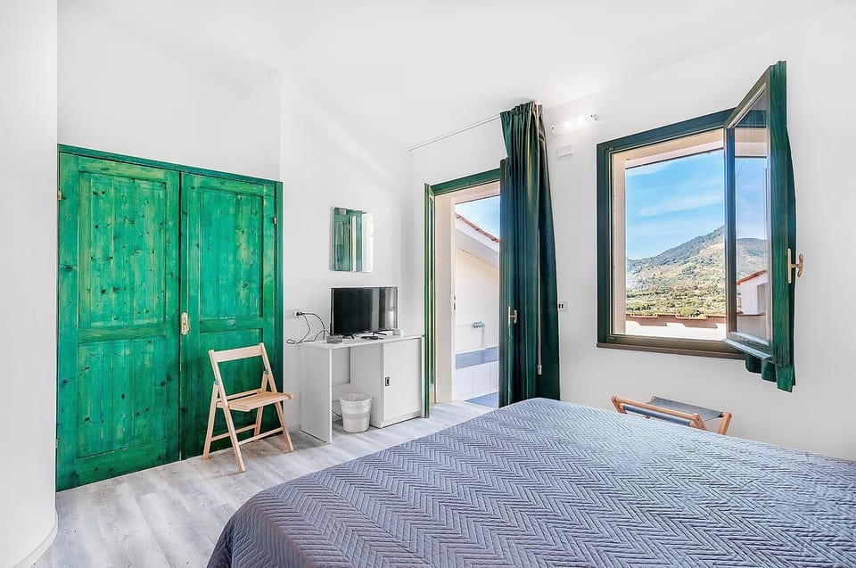 In-room safe, desk, blackout drapes, free WiFi