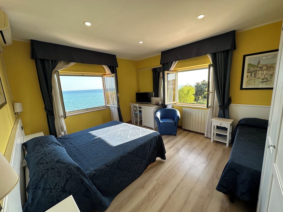 Minibar, desk, free WiFi, bed sheets