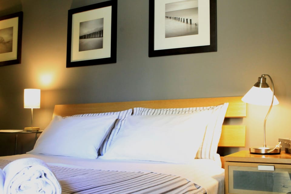 Comfort Double Room, 1 Queen Bed | Premium bedding, individually decorated, individually furnished, desk