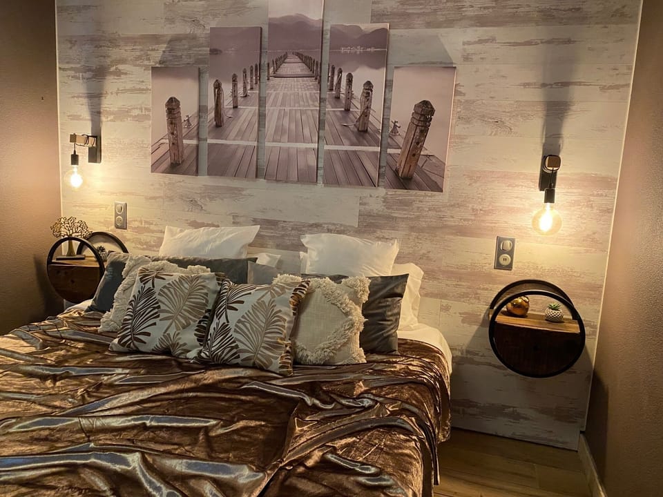 Premium Double Room | Premium bedding, desk, laptop workspace, soundproofing