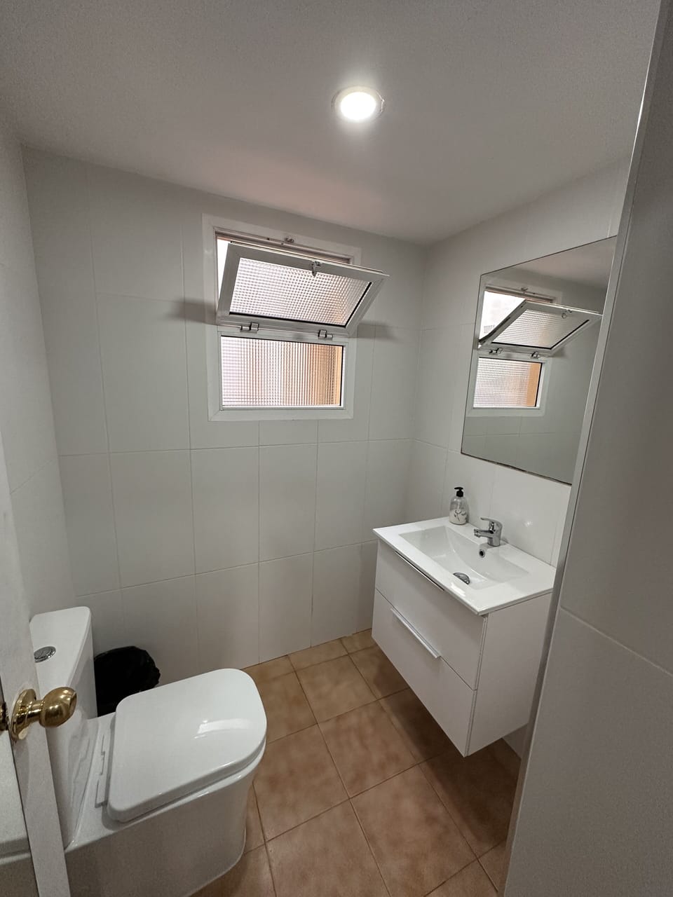 Classic Double or Twin Room | Bathroom | Shower, rainfall showerhead, towels, soap