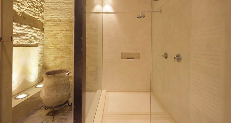 Hotel Boutique Corral del Rey by ALUZ Collection Hostel in Seville