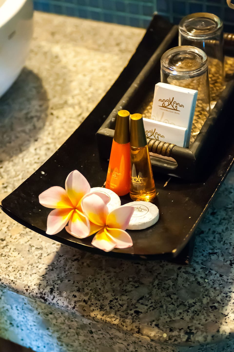 Deluxe Lanna Room | Bathroom amenities | Shower, free toiletries, towels