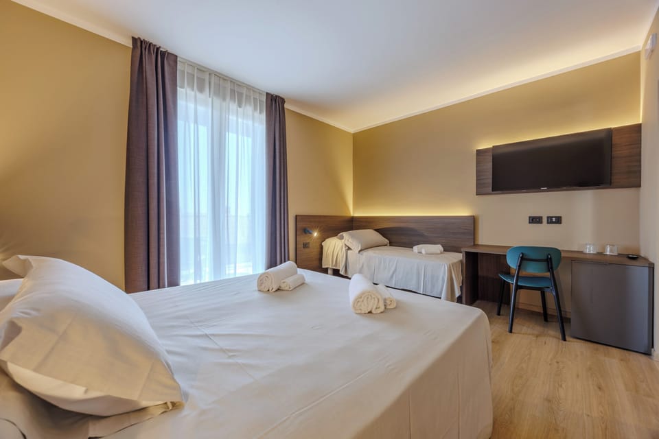 Superior Room, 2 Bedrooms | Minibar, in-room safe, desk, cribs (free)