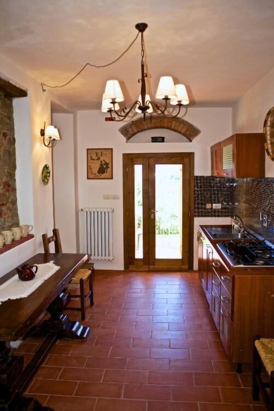 Fridge, oven, cookware/dishes/utensils, freezer