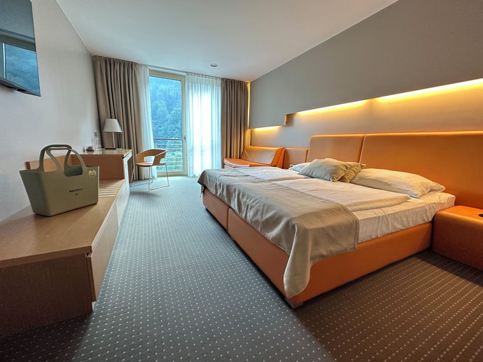Superior Double Room | Bathroom | Hair dryer, bathrobes, slippers, towels