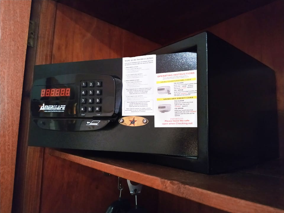 In-room safe, free WiFi, bed sheets
