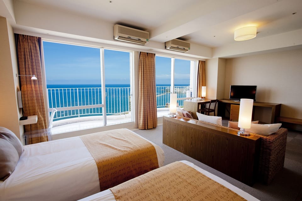 Executive Twin Room, High floor, Non Smoking | In-room safe, blackout drapes, iron/ironing board (on request)