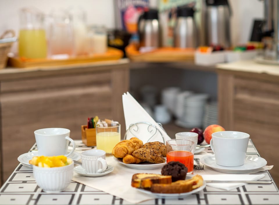 Buffet breakfast for a fee